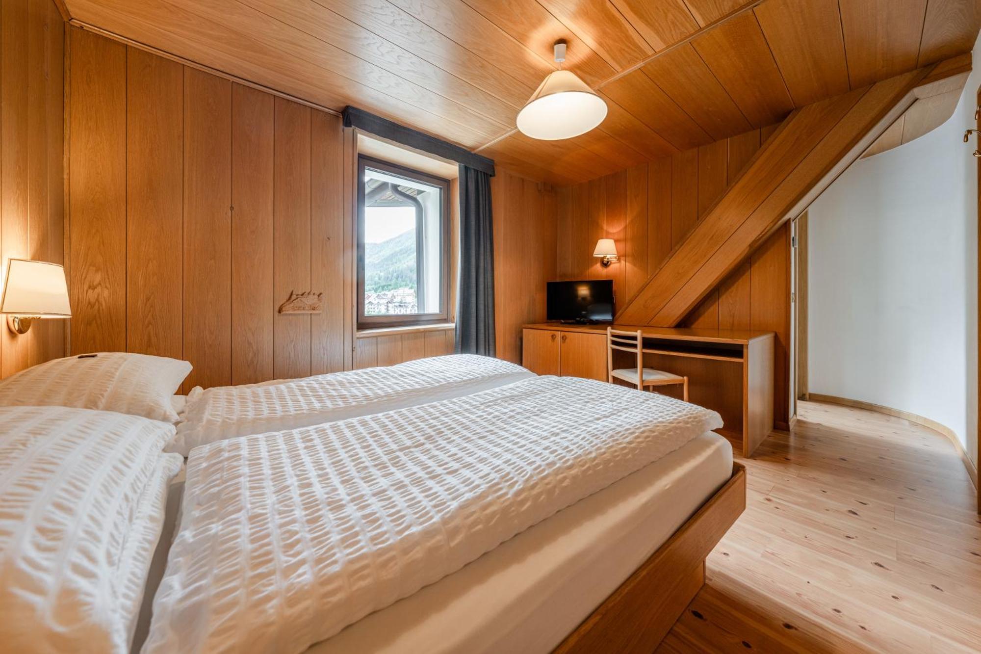 Hotel Vioz เปอิโอโฟนติ ภายนอก รูปภาพ