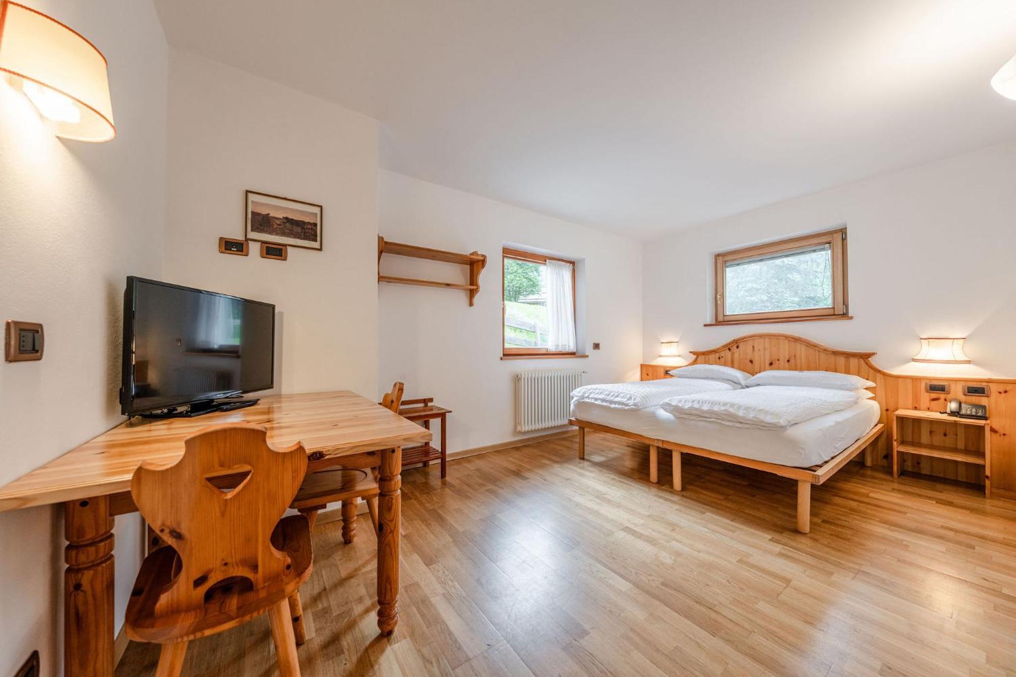 Hotel Vioz เปอิโอโฟนติ ภายนอก รูปภาพ
